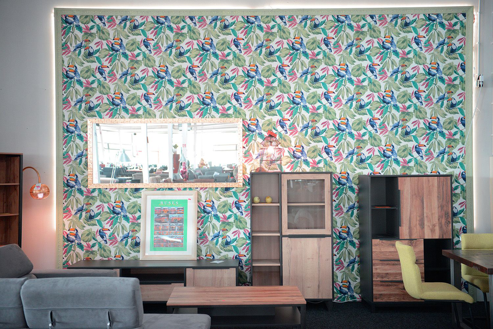 Schränke, Wohnwände und Vitrinen